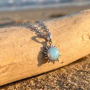 NWT Natural Opal Sun Pendant Necklace Platinum S925 Silver Platinum Celestial